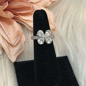 Lucky Four Leaf Clover Ring With Gorgeous Setting Sz 6